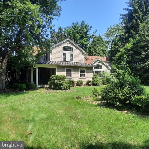 1233 BROAD ST, Perkasie, PA 18944