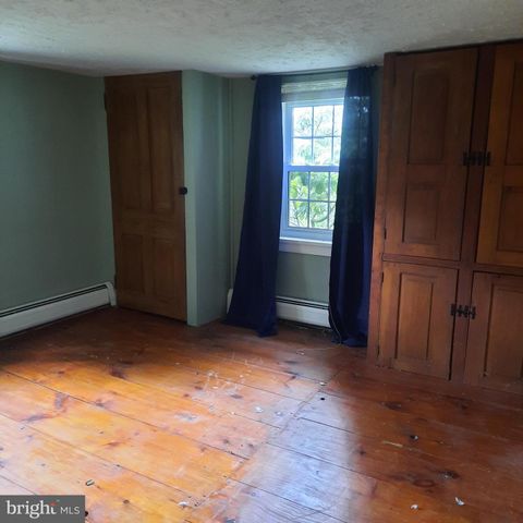 1233 BROAD ST, Perkasie, PA 18944