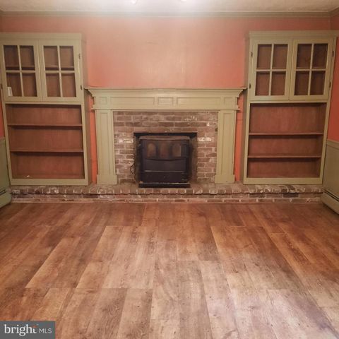 1233 BROAD ST, Perkasie, PA 18944