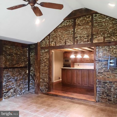 1233 BROAD ST, Perkasie, PA 18944