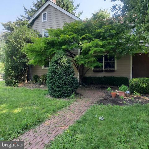 1233 BROAD ST, Perkasie, PA 18944
