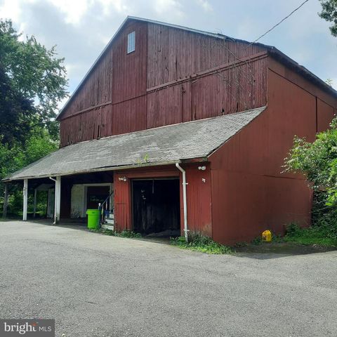 1233 BROAD ST, Perkasie, PA 18944