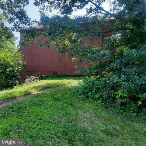 1233 BROAD ST, Perkasie, PA 18944