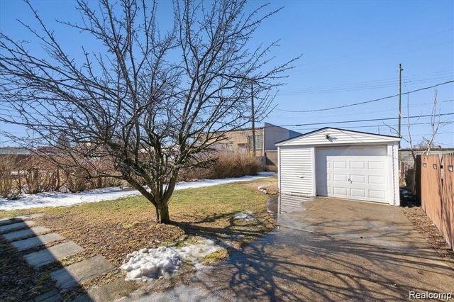 6491 N Waverly Street, Dearborn Heights, MI 48127