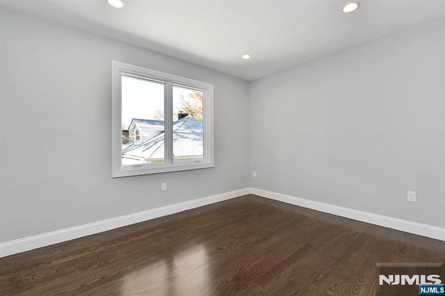 290 Tom Hunter Road B, Fort Lee, NJ 07024