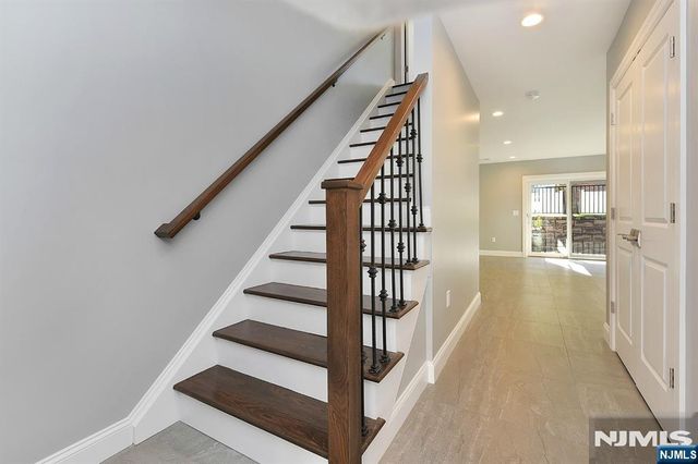 290 Tom Hunter Road B, Fort Lee, NJ 07024