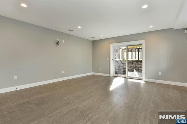 290 Tom Hunter Road B, Fort Lee, NJ 07024