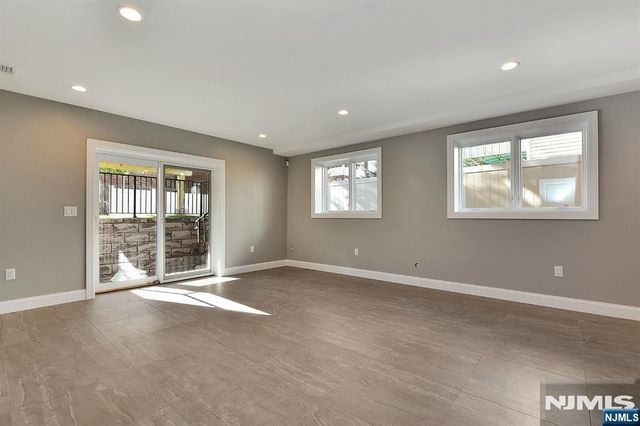 290 Tom Hunter Road B, Fort Lee, NJ 07024