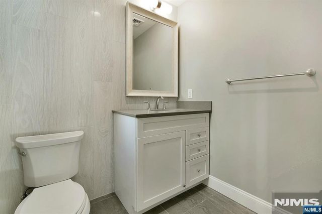 290 Tom Hunter Road B, Fort Lee, NJ 07024