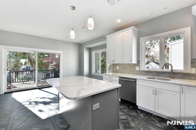 290 Tom Hunter Road B, Fort Lee, NJ 07024