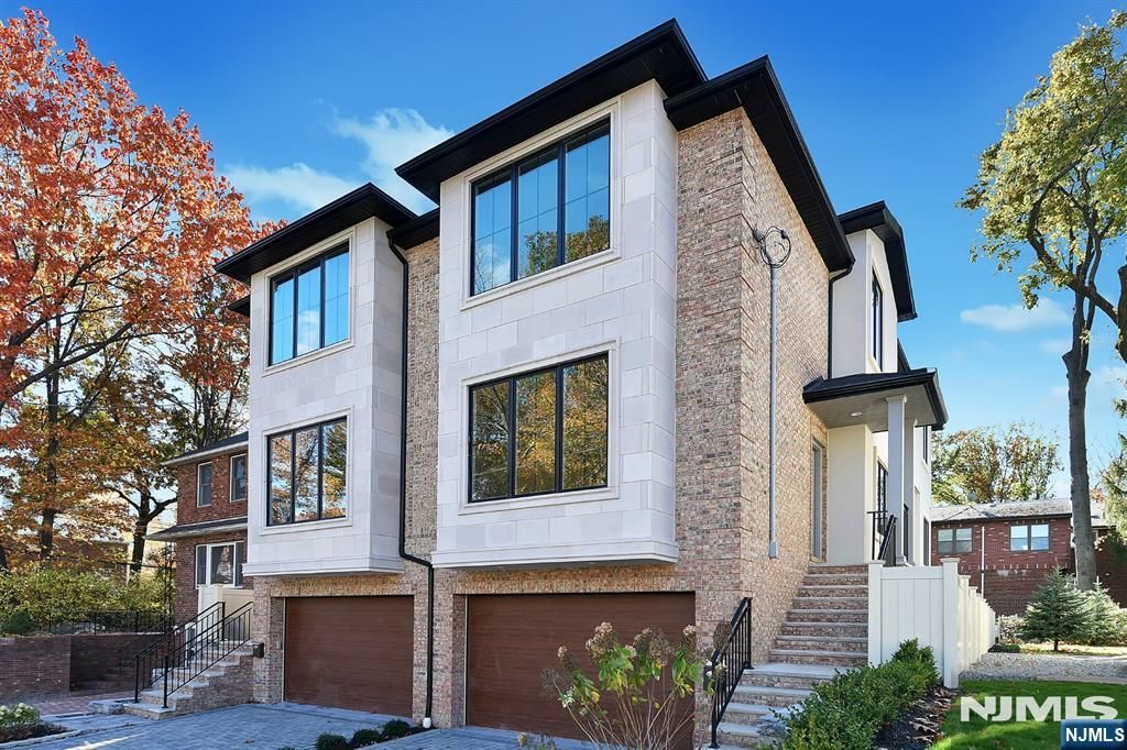 290 Tom Hunter Road B, Fort Lee, NJ 07024