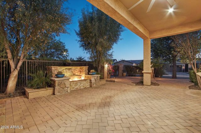 12971 W FOSSIL Drive, Peoria, AZ 85383