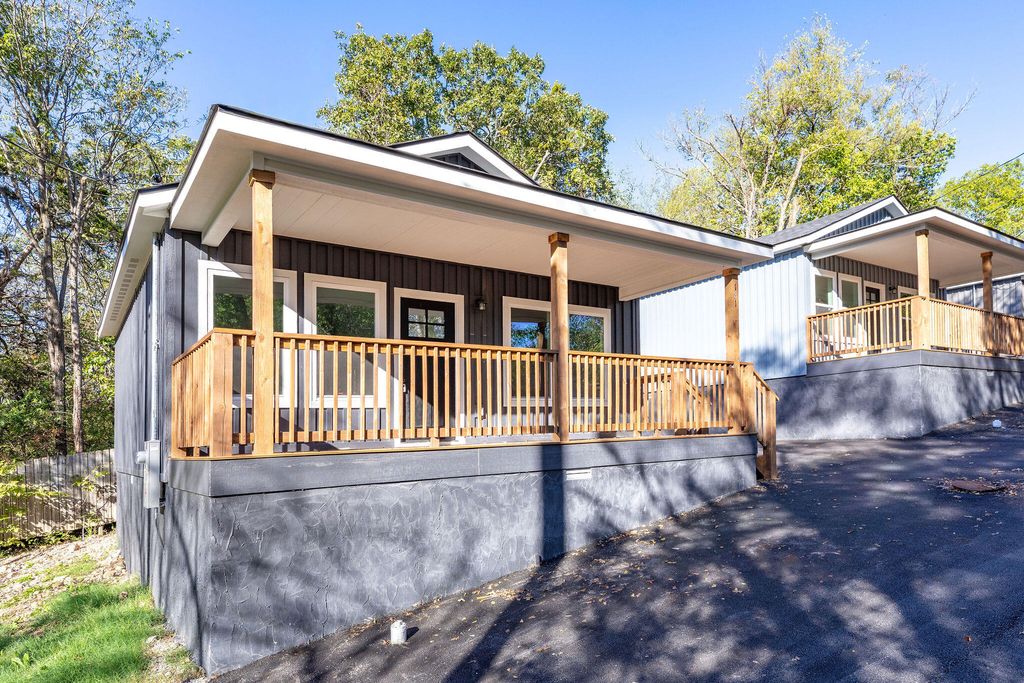 181 Sagers Lane, Hollister, MO 65672