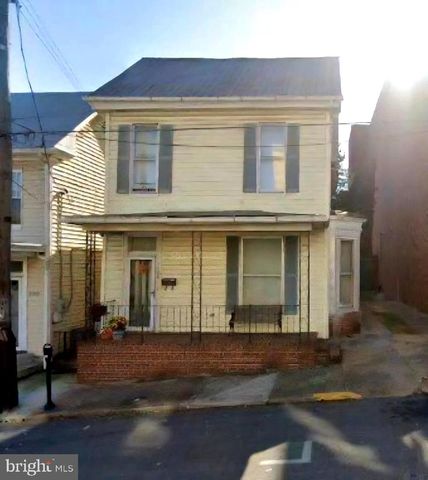 206 E BURKE ST, Martinsburg, WV 25401