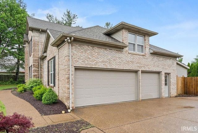 3022 Southern Trace Drive, Newburgh, IN 47630