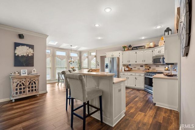 3022 Southern Trace Drive, Newburgh, IN 47630