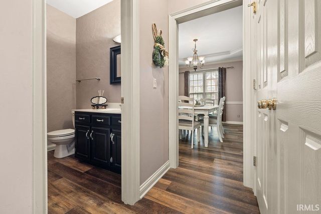 3022 Southern Trace Drive, Newburgh, IN 47630
