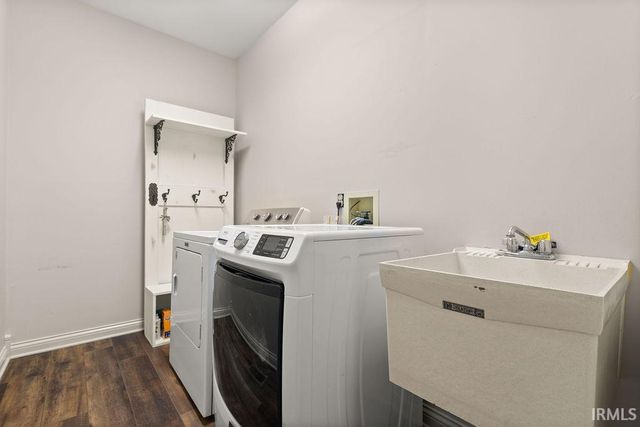 3022 Southern Trace Drive, Newburgh, IN 47630