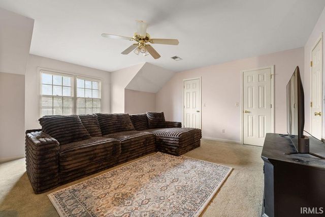 3022 Southern Trace Drive, Newburgh, IN 47630