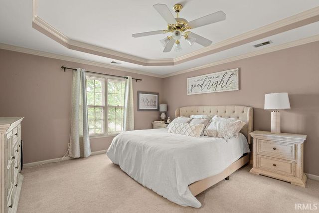 3022 Southern Trace Drive, Newburgh, IN 47630