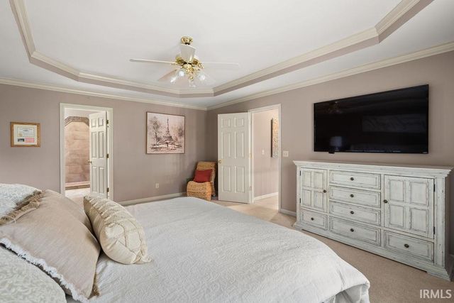 3022 Southern Trace Drive, Newburgh, IN 47630