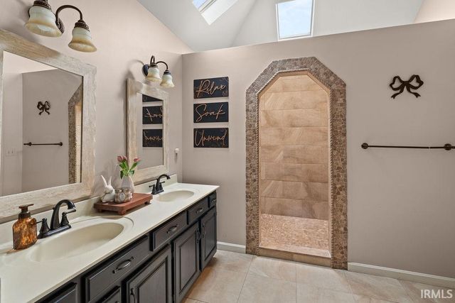 3022 Southern Trace Drive, Newburgh, IN 47630