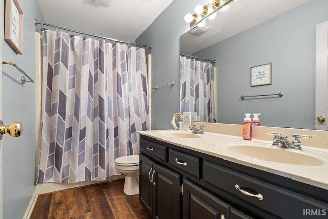 3022 Southern Trace Drive, Newburgh, IN 47630