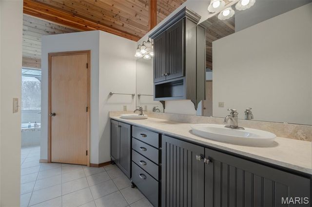 2208 N Konstanz Drive, Innsbrook, MO 63390