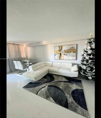 9410 W Flagler St 409, Miami, FL 33174