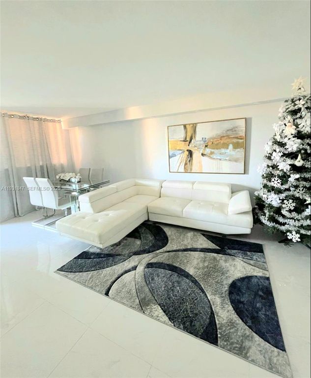 9410 W Flagler St 409, Miami, FL 33174