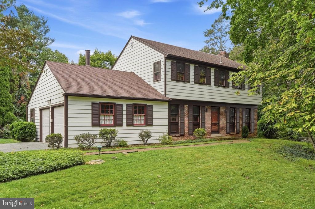 427 OLD EAGLE SCHOOL RD, Wayne, PA 19087 — exterior