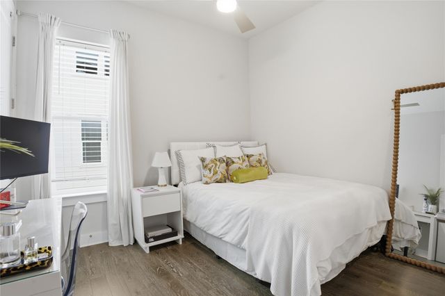 1411 Town Creek DR 6, Austin, TX 78741