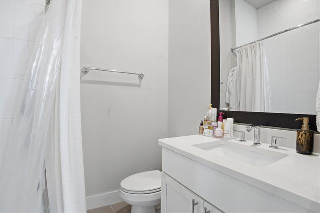 1411 Town Creek DR 6, Austin, TX 78741