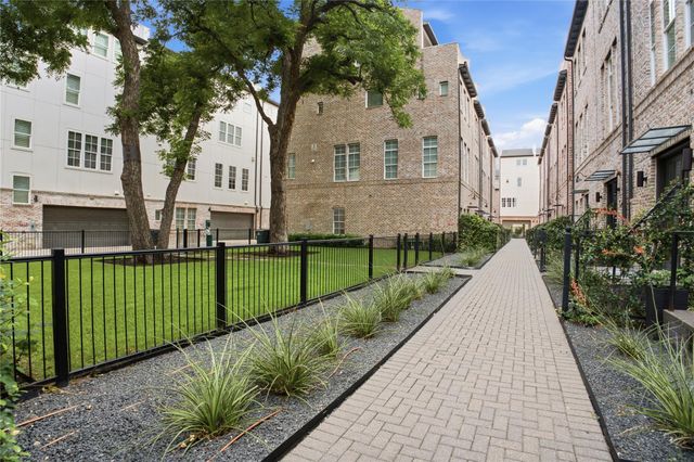 1411 Town Creek DR 6, Austin, TX 78741