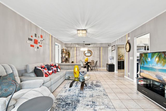 226 Capri E 226, Delray Beach, FL 33484