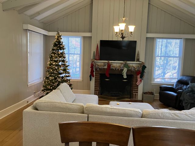 211 New Canaan Road, Wilton, CT 06897