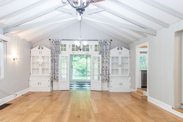 211 New Canaan Road, Wilton, CT 06897