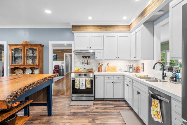 402 Fairway Trl, Springfield, TN 37172