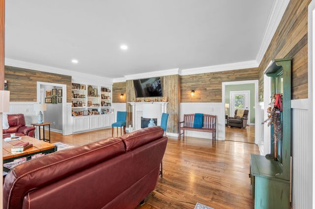 402 Fairway Trl, Springfield, TN 37172