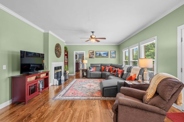 402 Fairway Trl, Springfield, TN 37172
