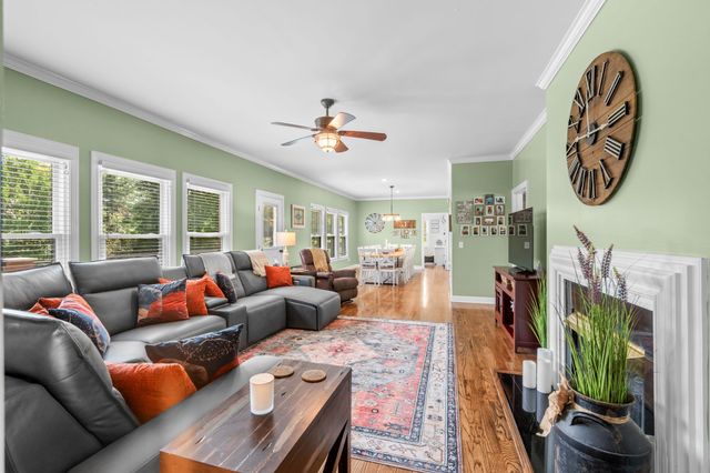 402 Fairway Trl, Springfield, TN 37172