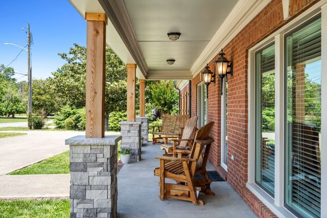 402 Fairway Trl, Springfield, TN 37172