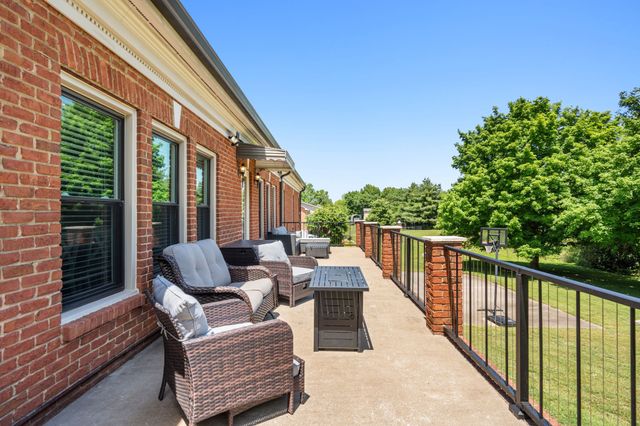 402 Fairway Trl, Springfield, TN 37172