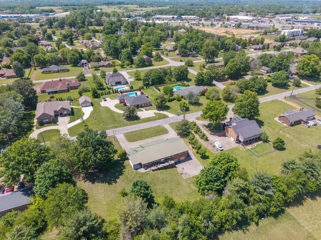 402 Fairway Trl, Springfield, TN 37172