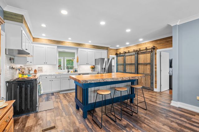 402 Fairway Trl, Springfield, TN 37172