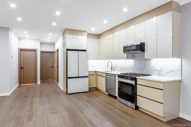 2636 E 7th Street, Brooklyn, NY 11235