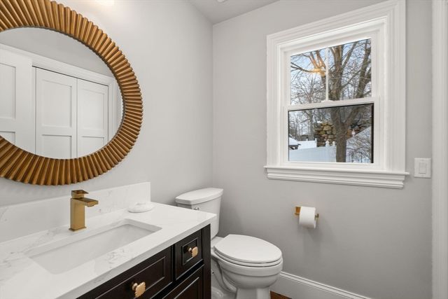 2 Northrop St, Hopedale, MA 01747