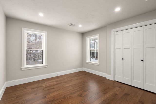 2 Northrop St, Hopedale, MA 01747