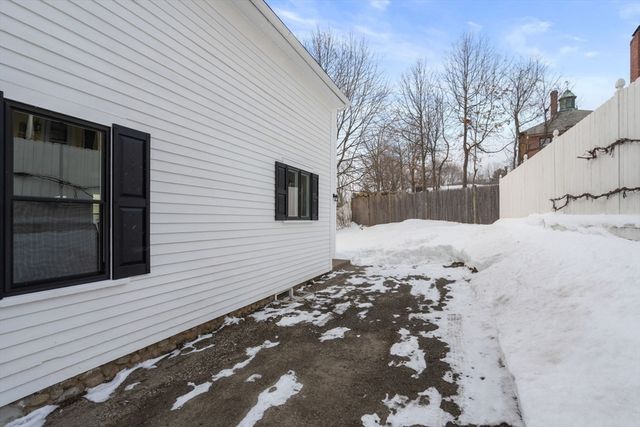 2 Northrop St, Hopedale, MA 01747