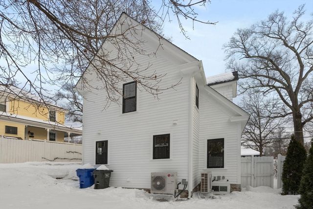 2 Northrop St, Hopedale, MA 01747